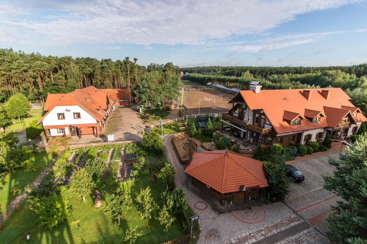 Hotel Osada Karbówko Wellness&SPA Elgiszewo (Kuyavian-Pomeranian) Exterior foto